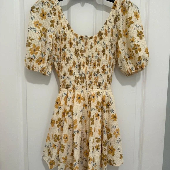NWT Women’s Princess Polly dress - Picture 4 of 7